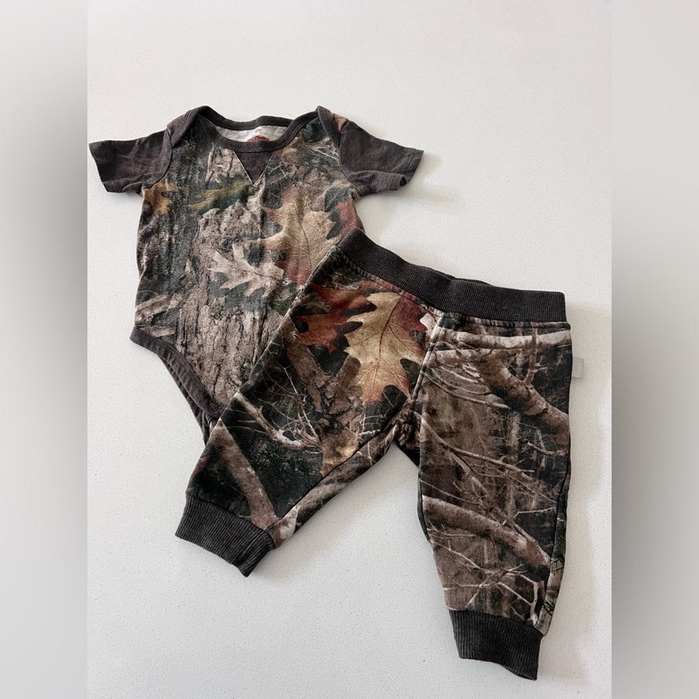 Bass Pro Outdoor Kids Camo Camouflage 2 Piece Set Size 9 Month - Picture 2 of 8